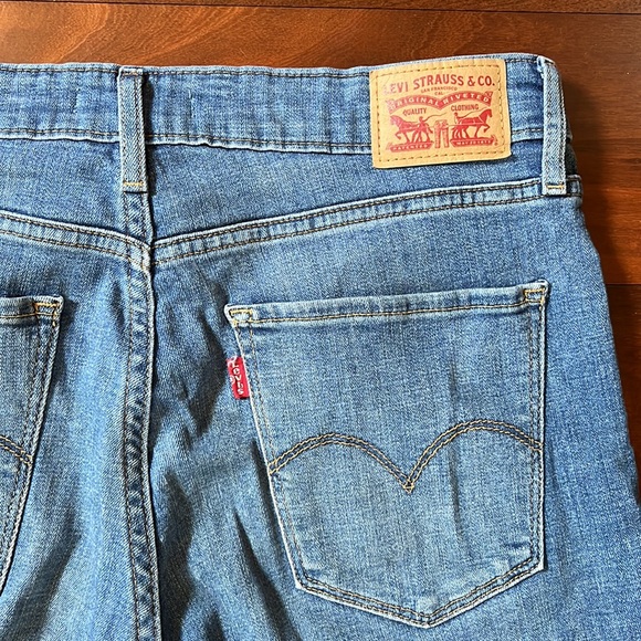 Levi's 721 High Rise Skinny Jeans - Picture 4 of 8